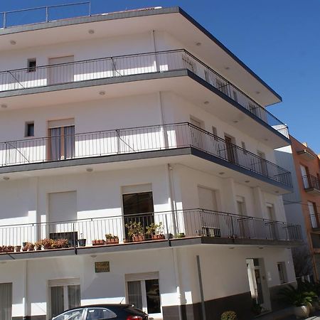 Hostal Gran Sol Llanca Exterior photo