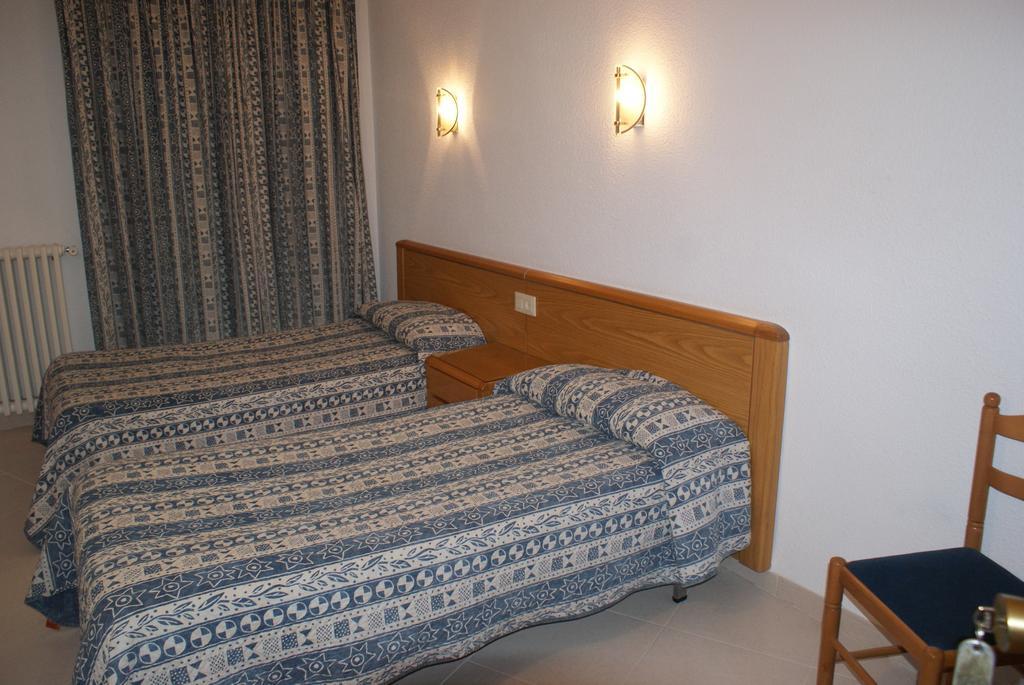 Hostal Gran Sol Llanca Room photo